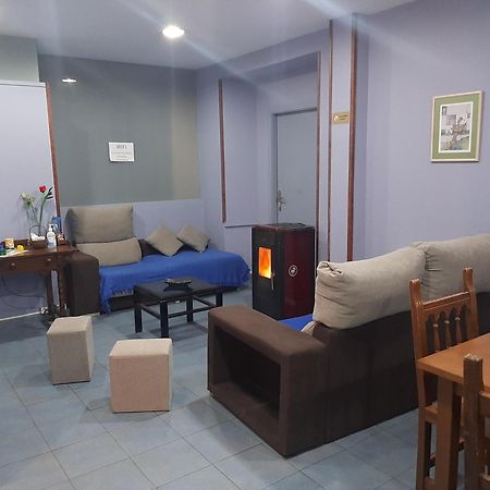 Albergue Berce Do Camino Tríacastela Exterior foto